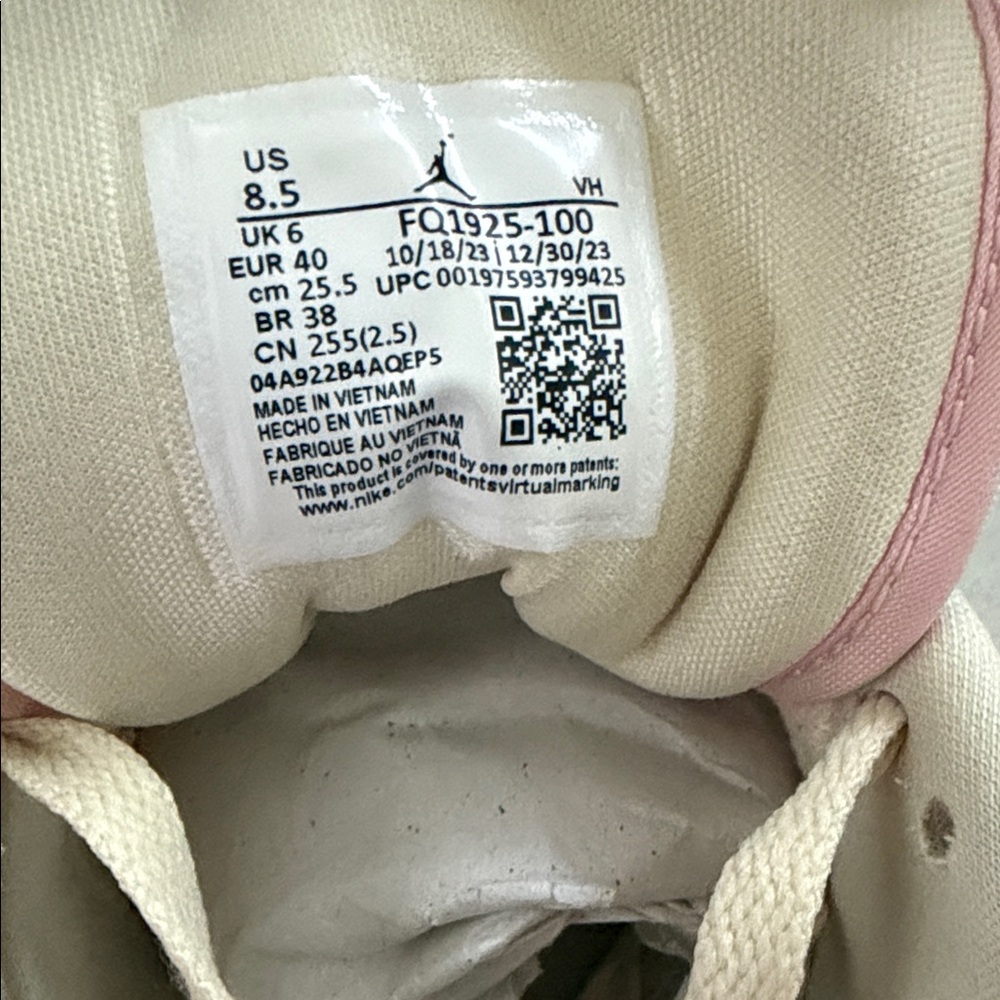 Women’s Nike Air Jordan 1 Low SE - Picture 9 of 14